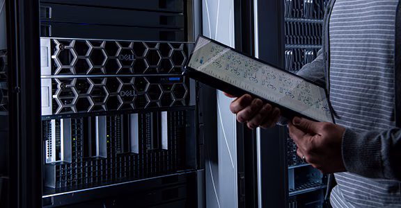 prod-1829904-lifestyle-bulkshoot-datacenter-02-0173-la9450t-poweredge-xe9680-576x300.png